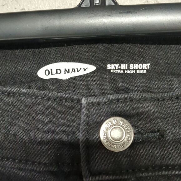 Old Navy Women's Distressed Blackwash Denim Sky-Hi Short Extra High Rise Sz 16 - Picture 2 of 5